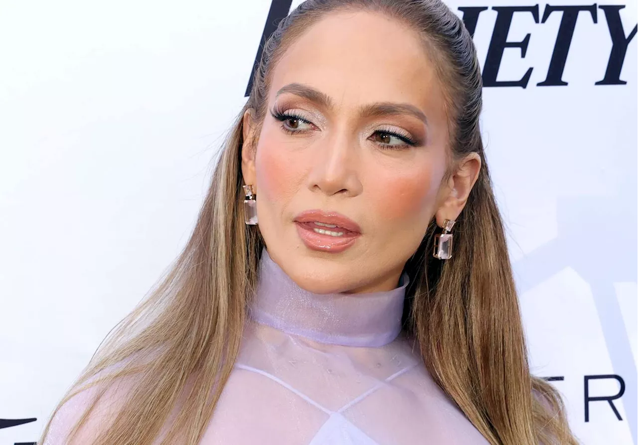 Jennifer Lopez recibe un emotivo homenaje en el Festival de Cine de Palm Springs