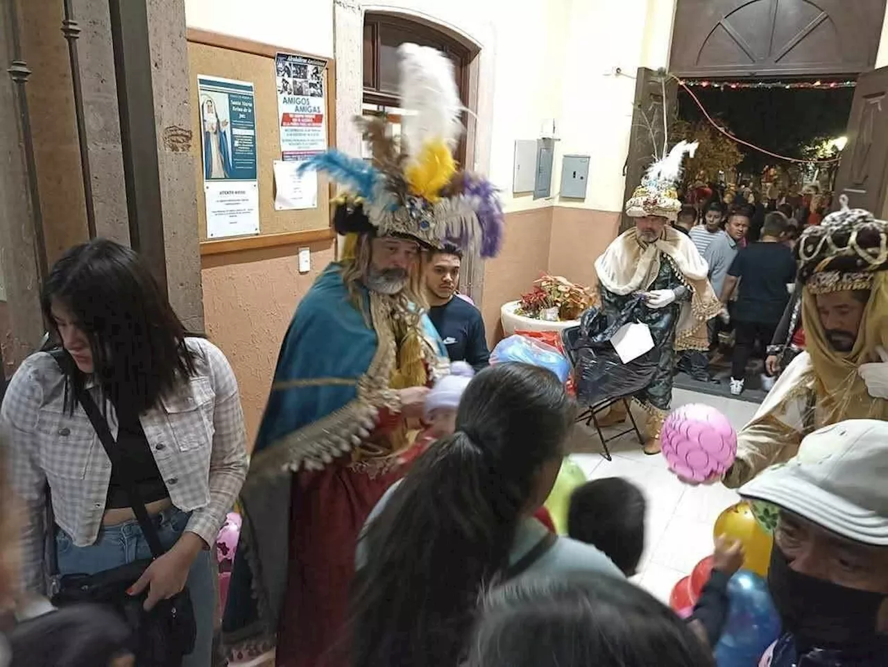 Cabalgata de los Reyes Magos en León: tradición que llena de alegría a los niños