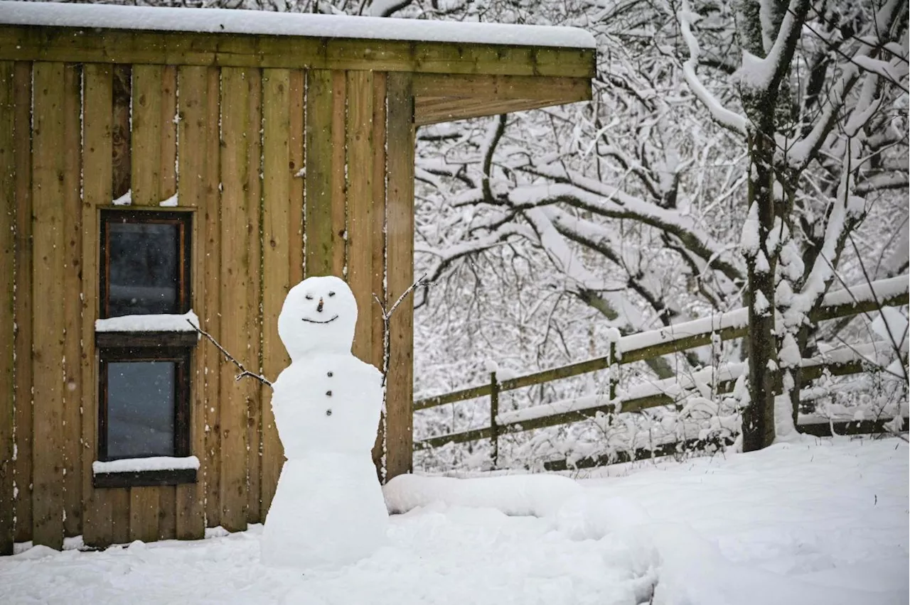 Heavy Snow Grounds Flights in England and Germany