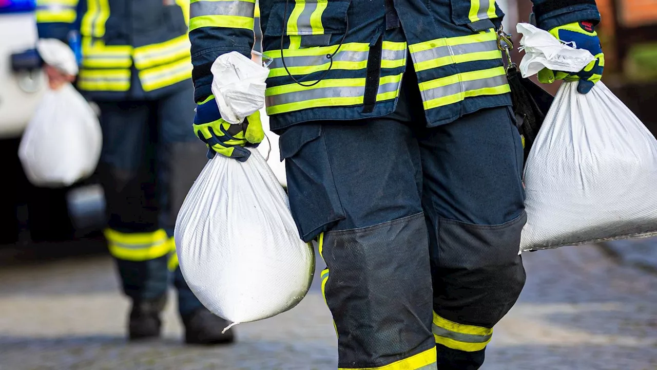 Feuerwehr: Bevölkerung Muss Sich Selbst Helfen