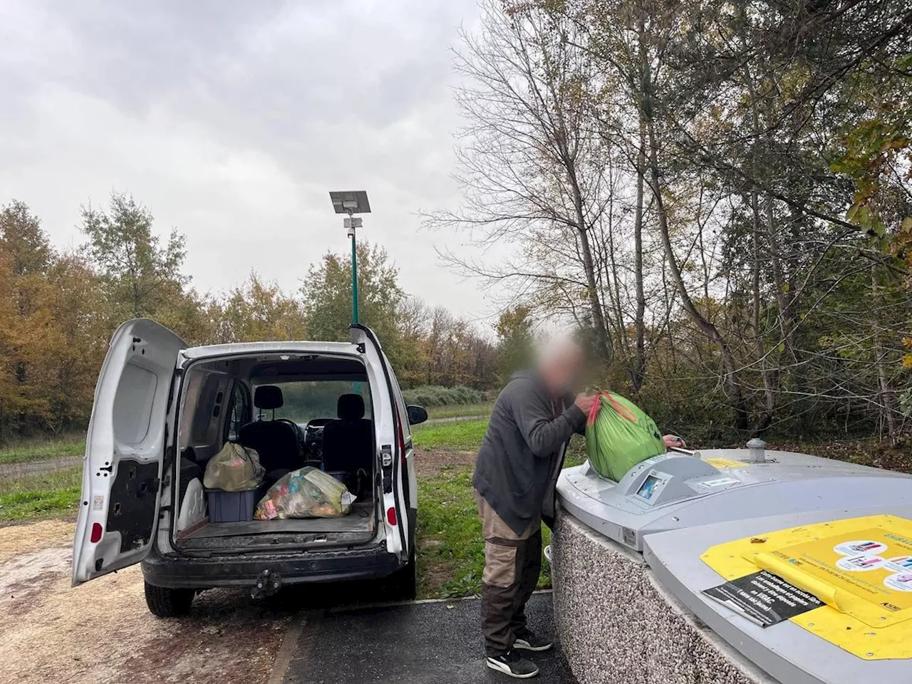 Dordogne : les points d'apport volontaire, un système controversé