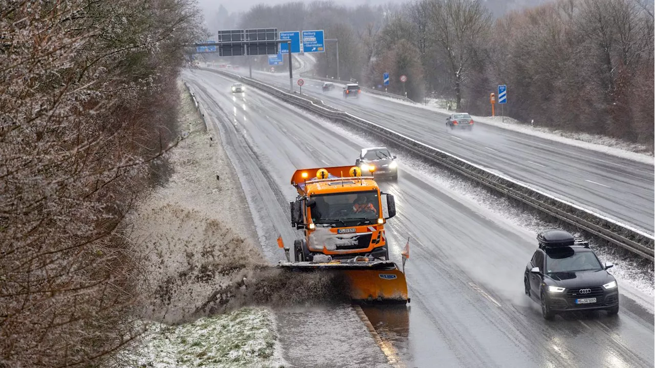 Autounfall auf der Autobahn 24 bei Meyenburg