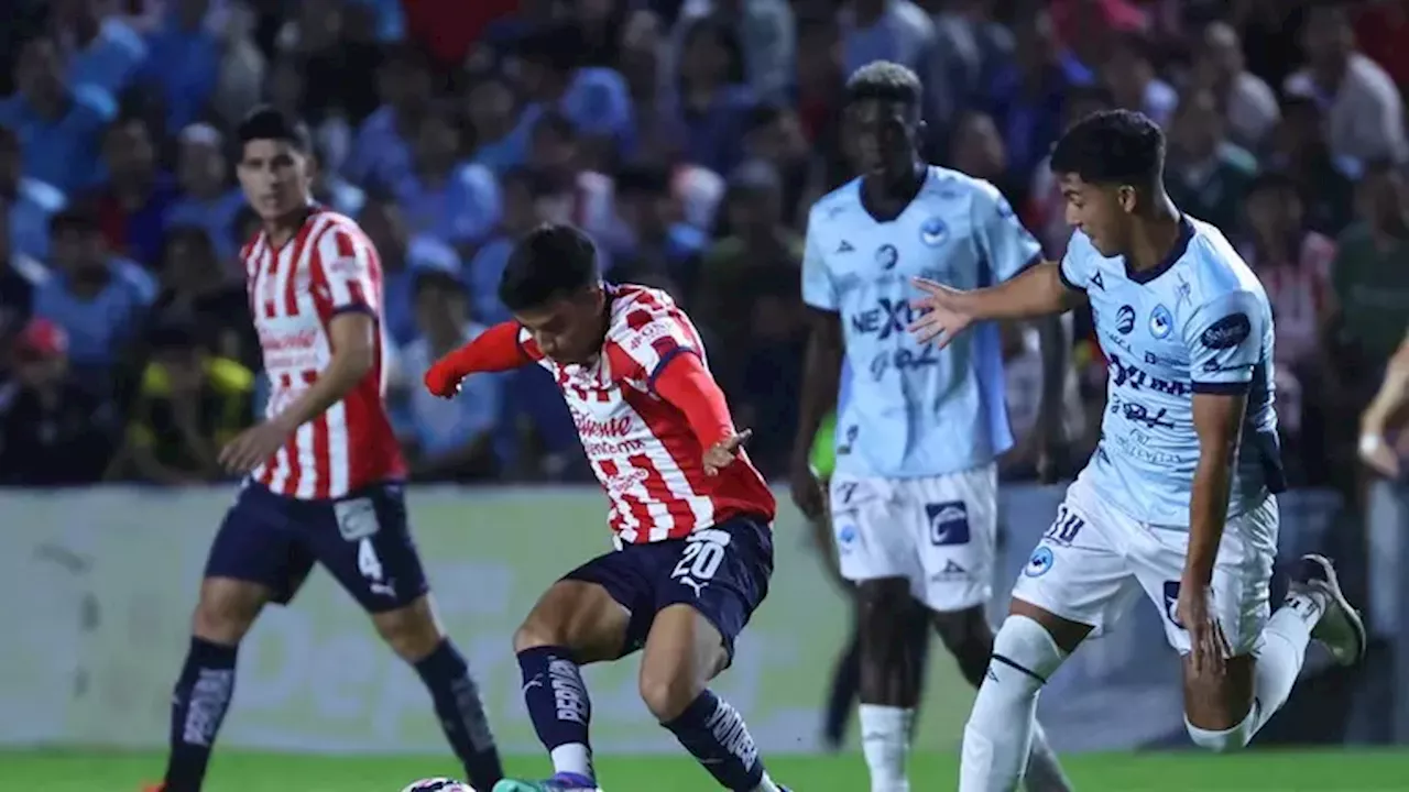 Chivas se impuso en Tampico y celebró con homenaje a Benjamín Galindo