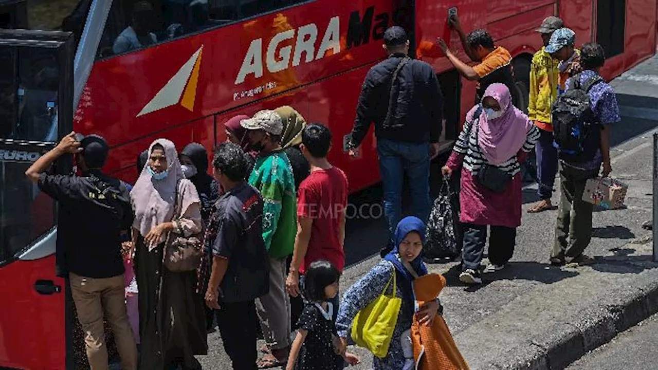 Lonjakan Penumpang di Terminal Kampung Rambutan