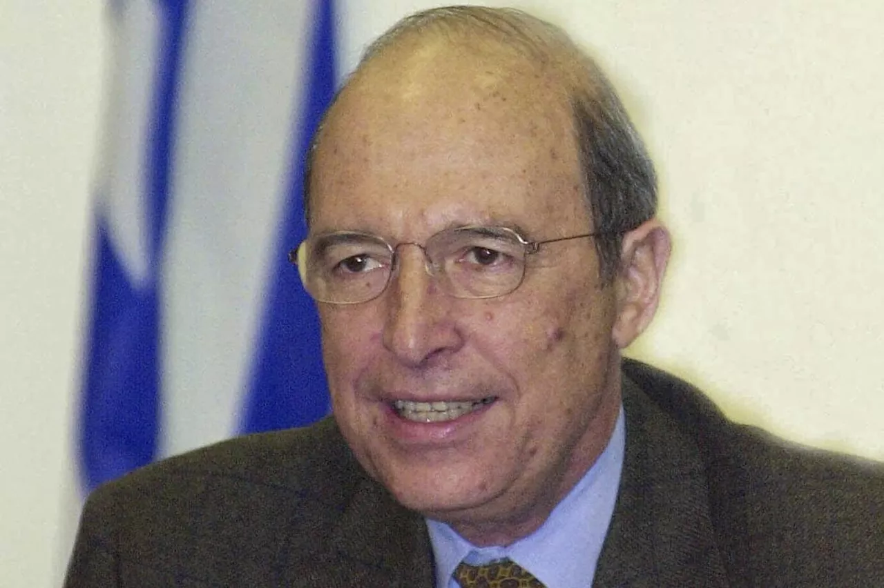 Former Greek PM and Euro Architect, Costas Simitis, Dies at 88