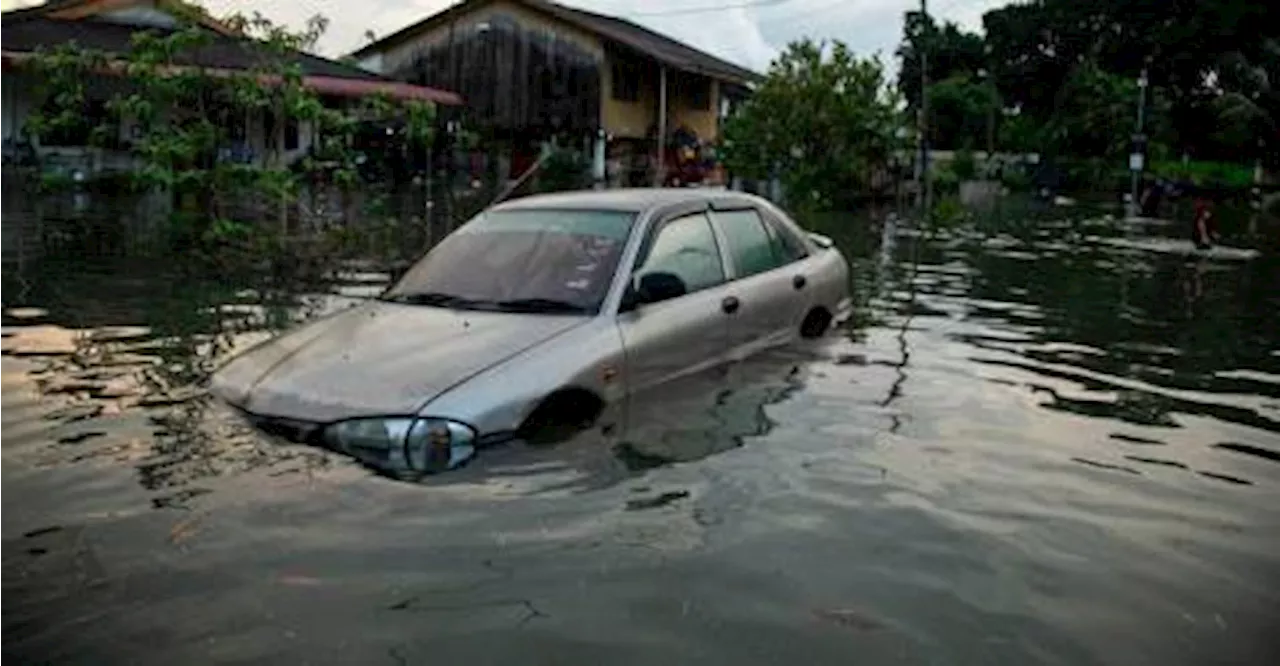 Beberapa rumah di Sungai Rokam, Taman Cempaka dilanda banjir