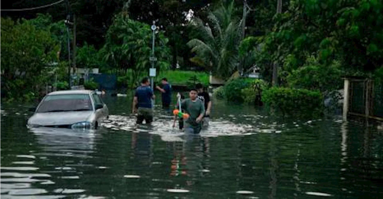 Flash Floods Inundate Homes in Perak