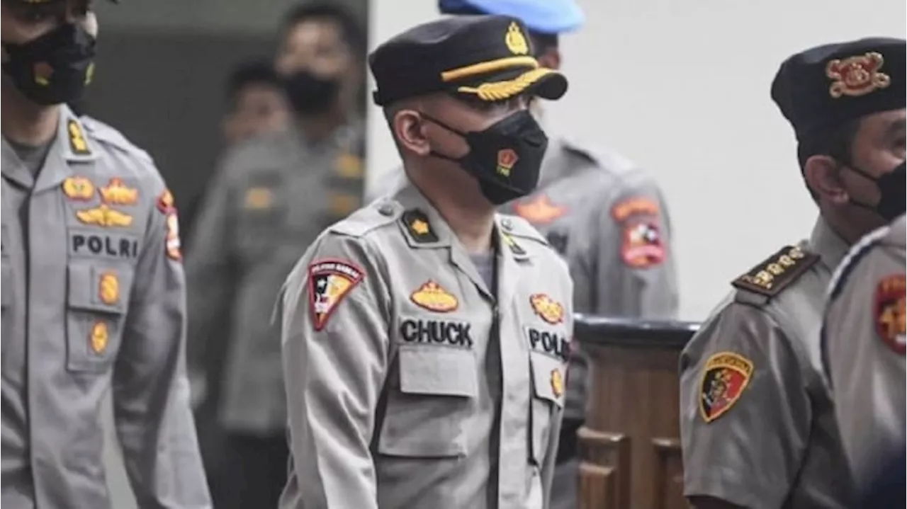 Chuck Putranto Bebas, Naik Pangkat dan Tetap di Polri