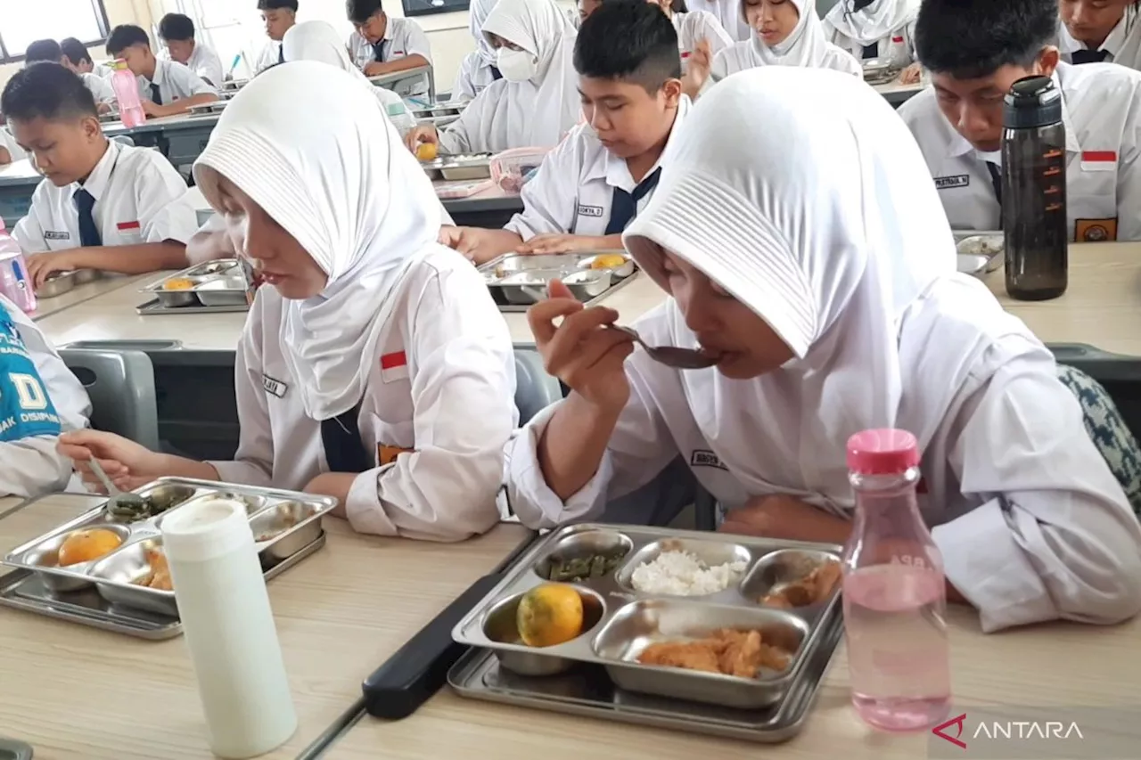 12.054 Siswa DKI Jakarta Dapat Makan Gratis di Hari Pertama MBG