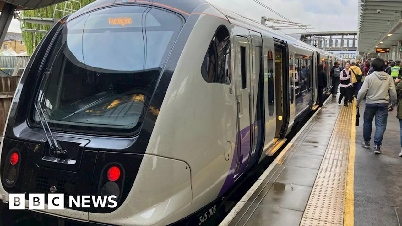 Passenger's Hand Trapped in Elizabeth Line Train Doors