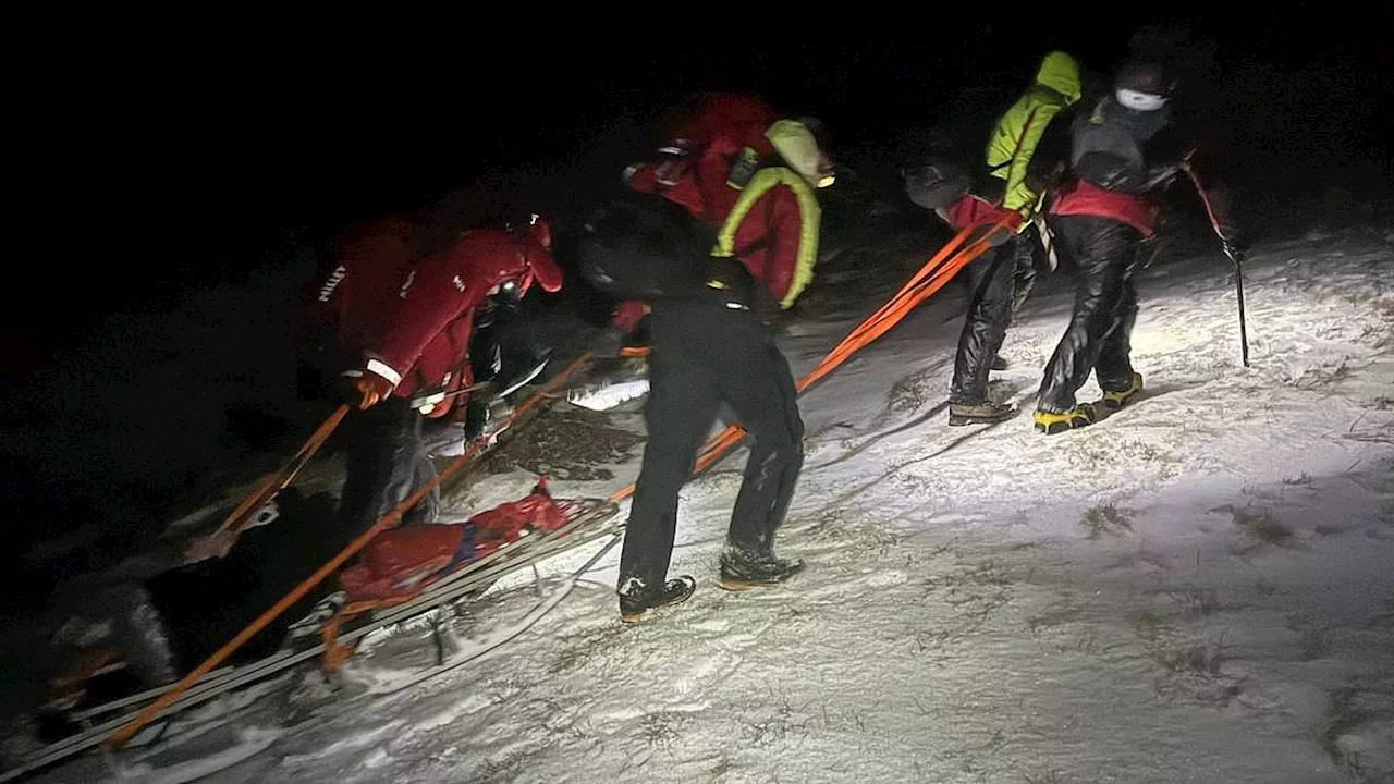 Snow Chaos Grips UK as Forecasters Warn of Flooding