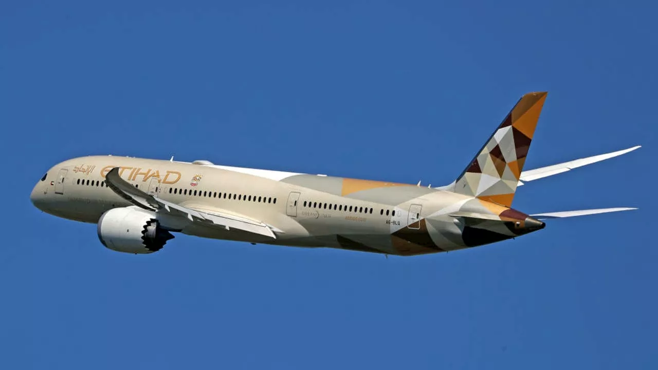 Etihad Airways Dreamliner Abandons Takeoff Due to Technical Issue