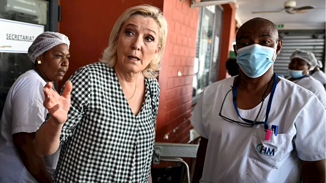 REPORTAGE. 'On est oubliés' : à Mayotte, Marine Le Pen face au désarroi du personnel soignant