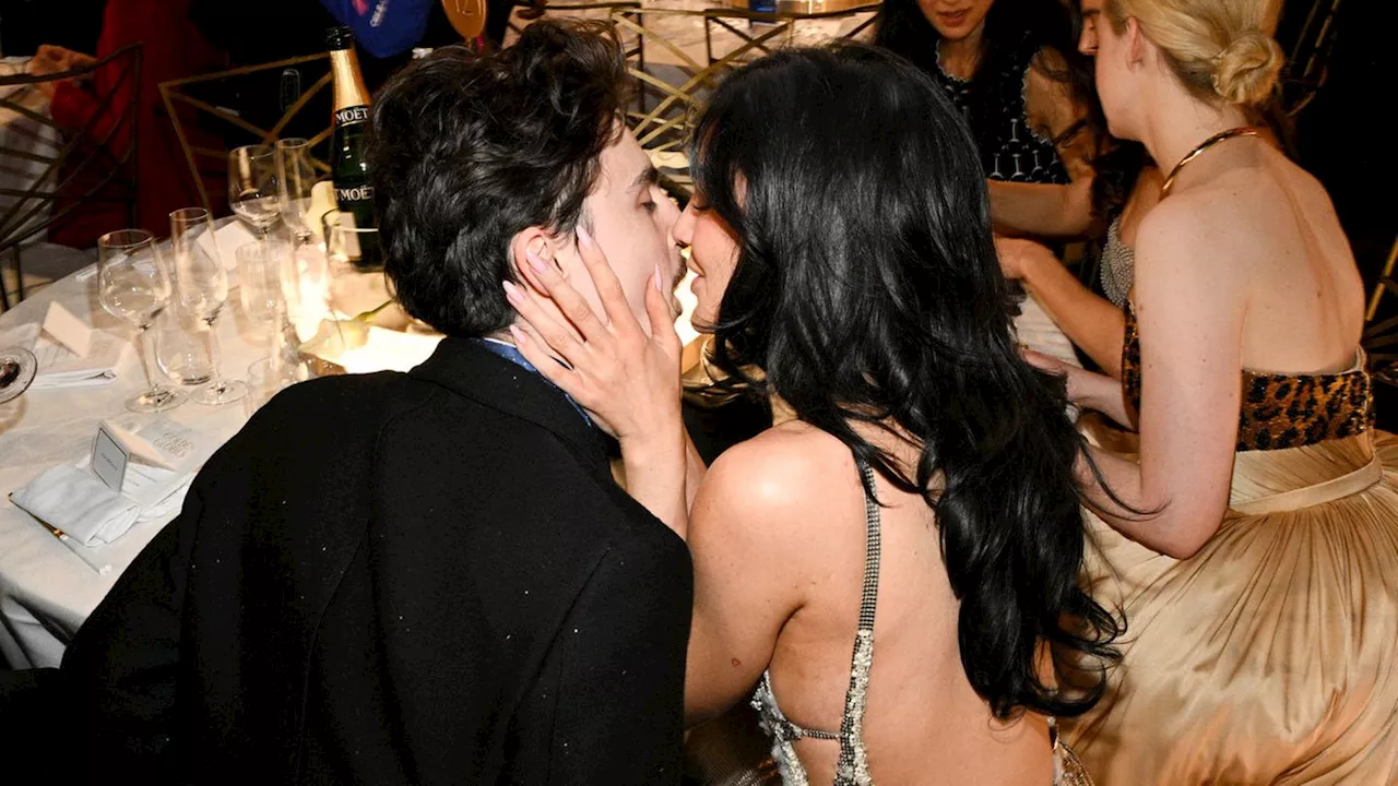 Timothée Chalamet und Kylie Jenner küssen sich bei den Golden Globes 2025