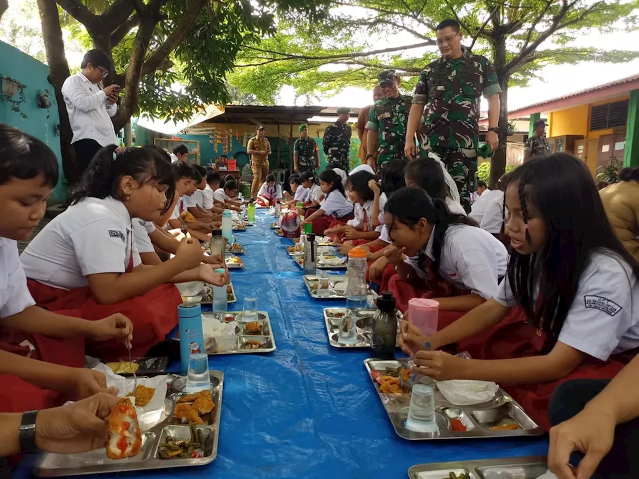 Makanan Bergizi Gratis Jadi Hadiah Spesial Bagi Siswa di Medan