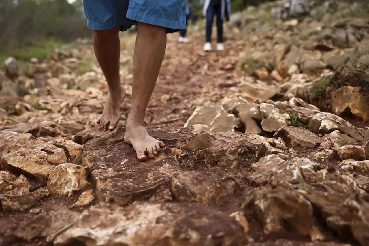 Perbedaan Ukuran Kaki, Normal Tapi Bisa Disebabkan Kelainan