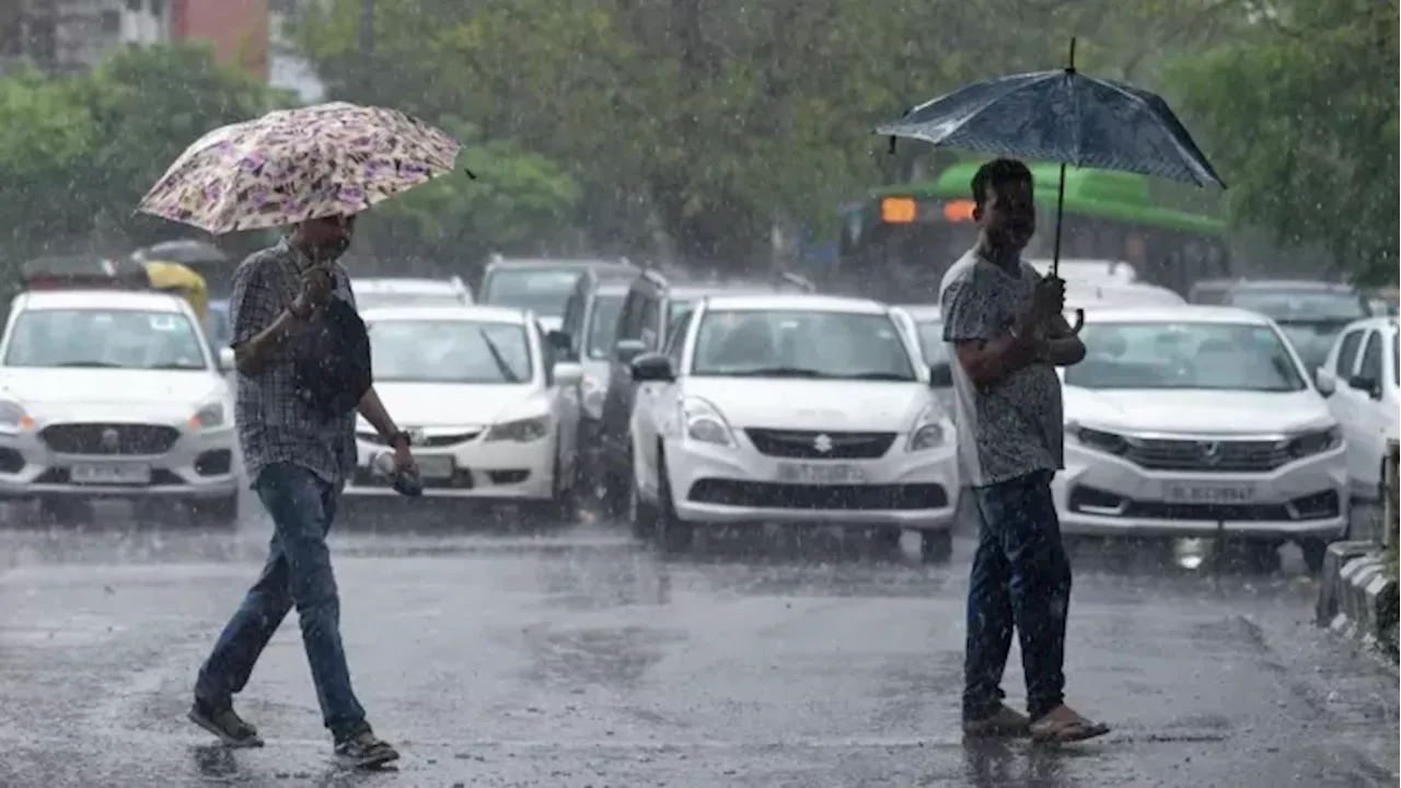 Rain in Delhi-NCR: दिल्ली-एनसीआर के कई इलाकों में तेज बारिश, प्रदूषण से राहत, GRAP-3 की पाबंदियां हटीं