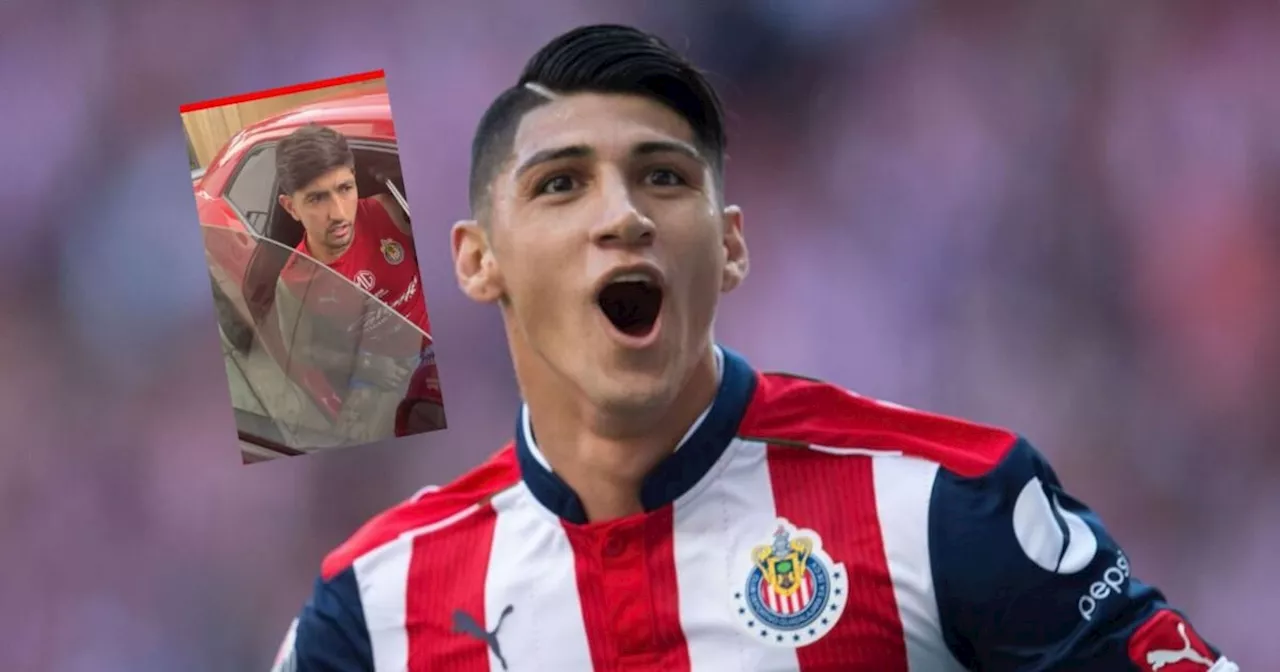 Alan Pulido Regresa a las Chivas, ¡Las Bromas ya Comienzan!