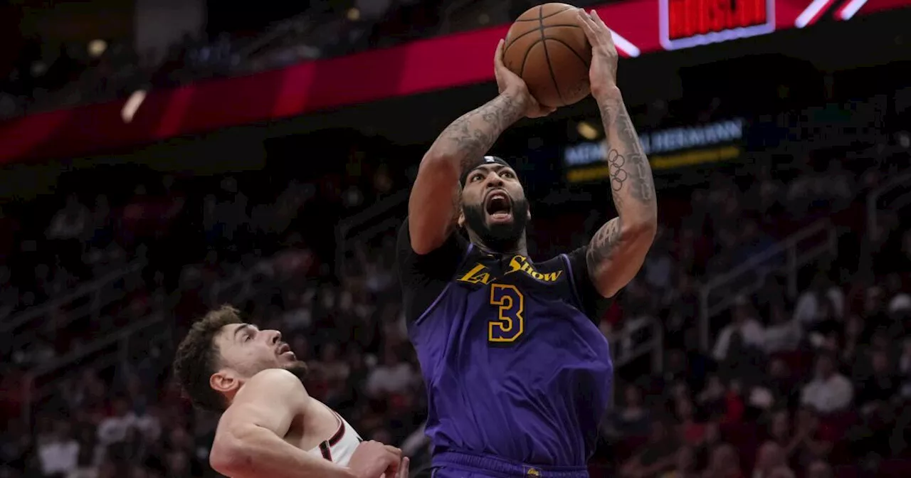 Lakers Rally But Fall Short Against Rockets