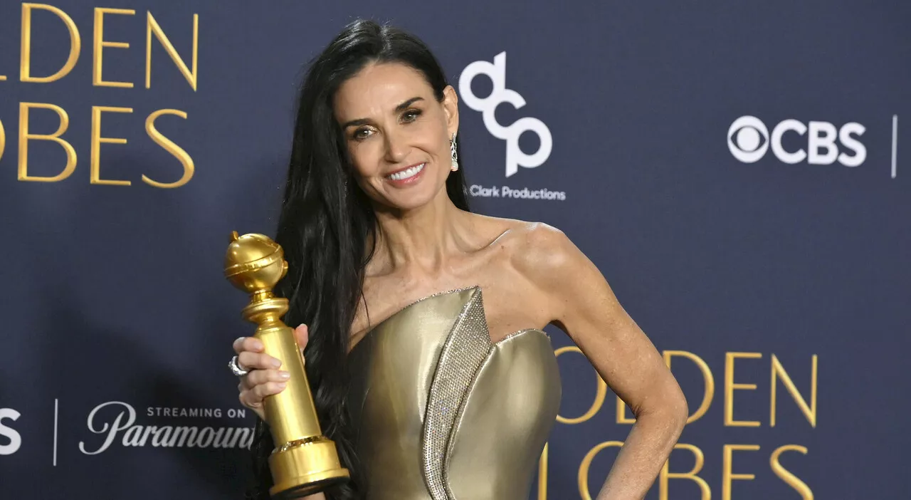 Demi Moore vince il suo primo Golden Globe a 62 anni