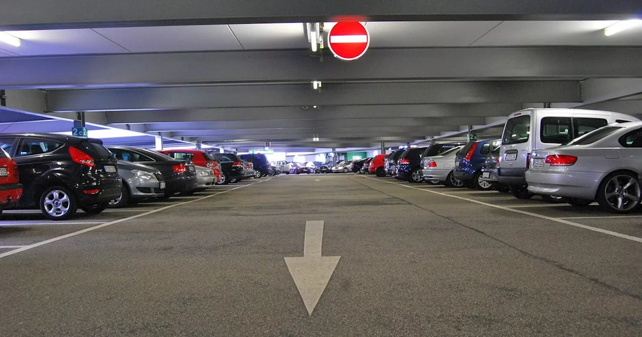 Donna accoltellata dal marito nel parcheggio di un supermercato a Seriate