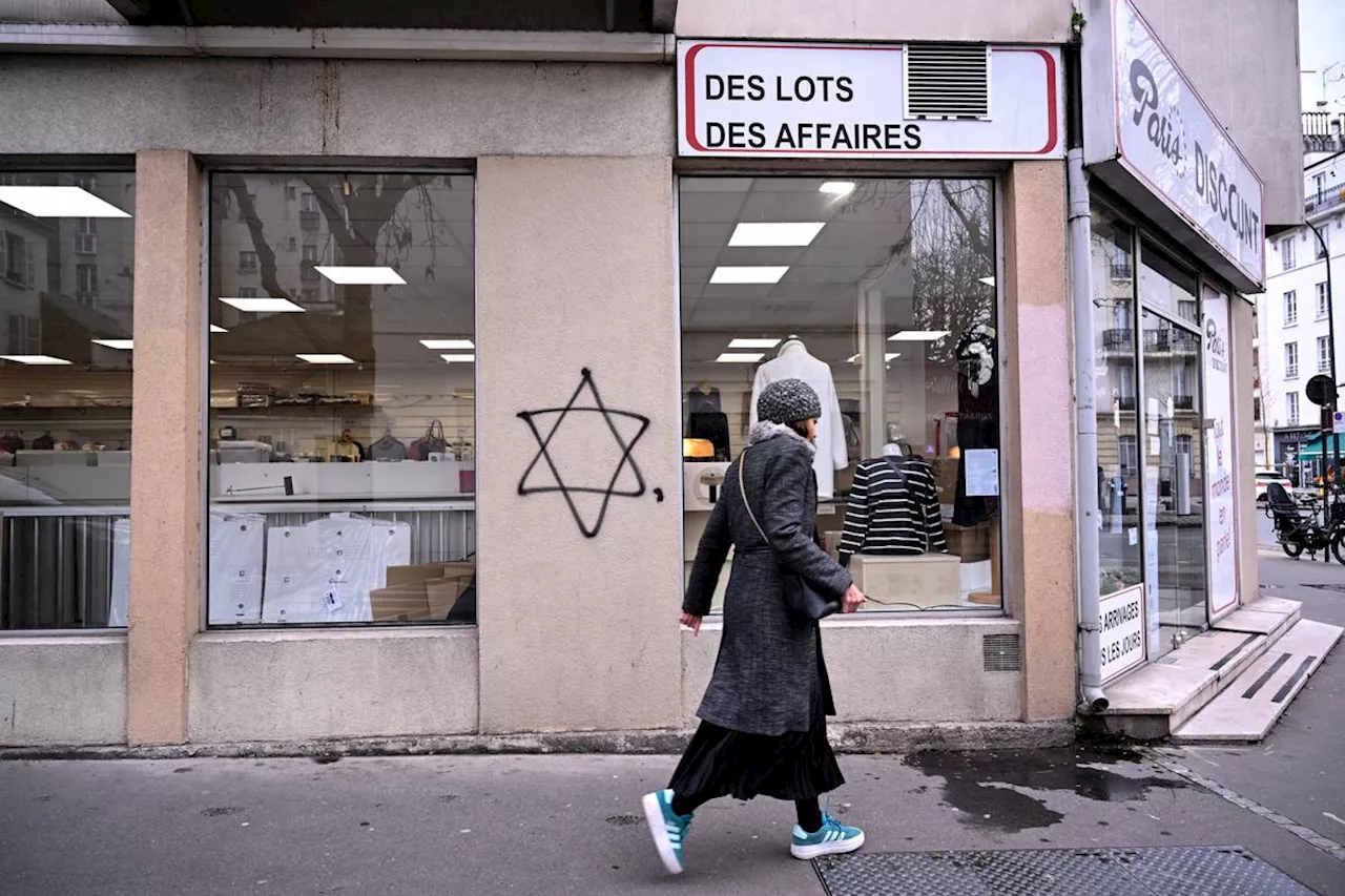 Étoiles de David taguées à Vincennes, enquête ouverte