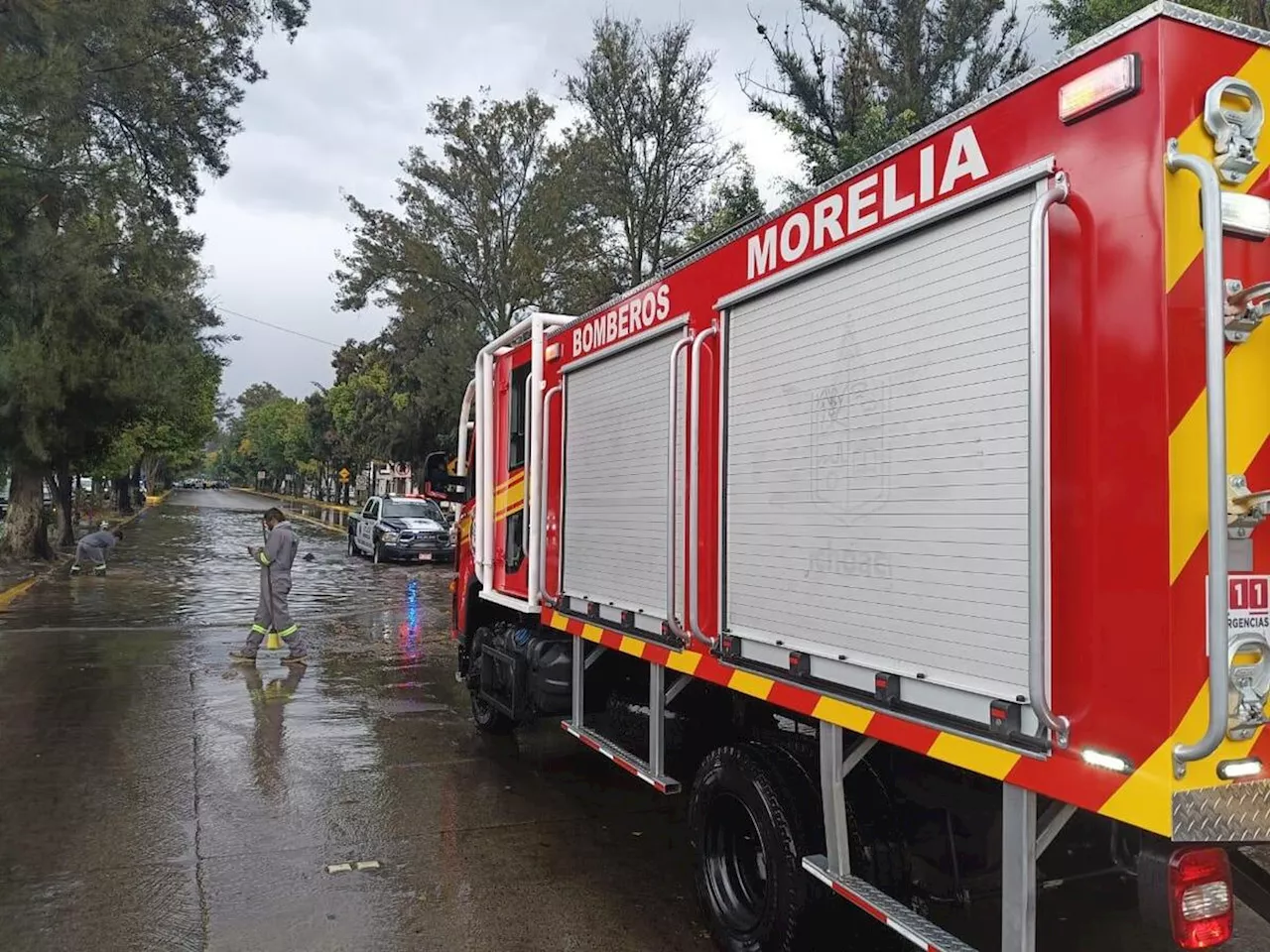 Intensa lluvia causa daños en Morelia, Michoacán