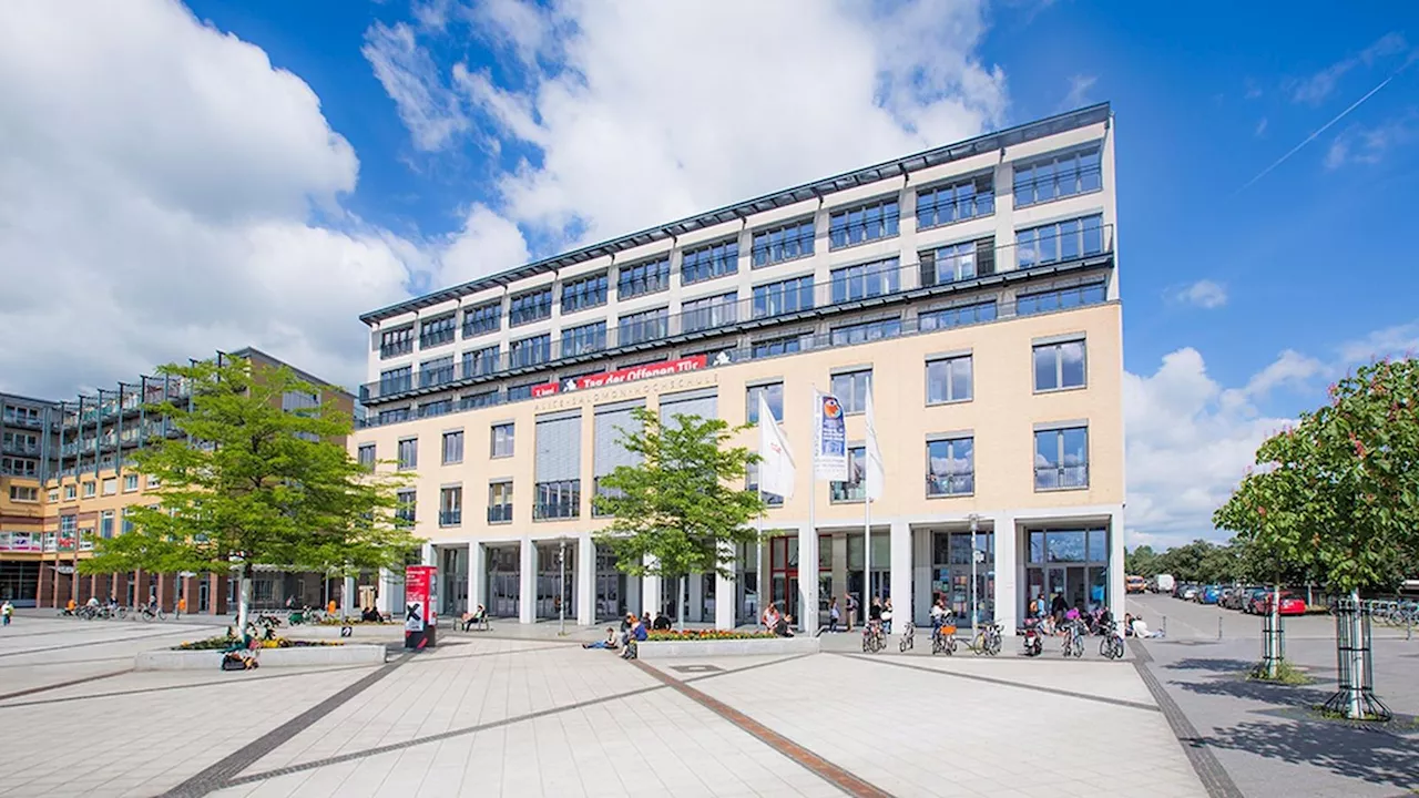 Demonstranten besetzen ASH-Hörsaal in Berlin