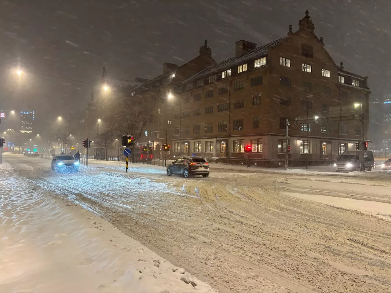 Snøværet Forårsaker Bussstanseringer i Oslo