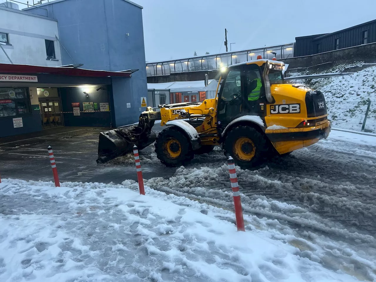 Ireland Shivers Under Status Yellow Warning as Snow and Ice Continue