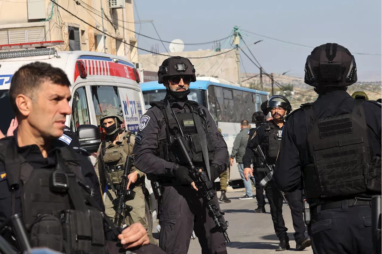 Israeli Gunmen Attack Kills Three, Injures Seven on West Bank Bus