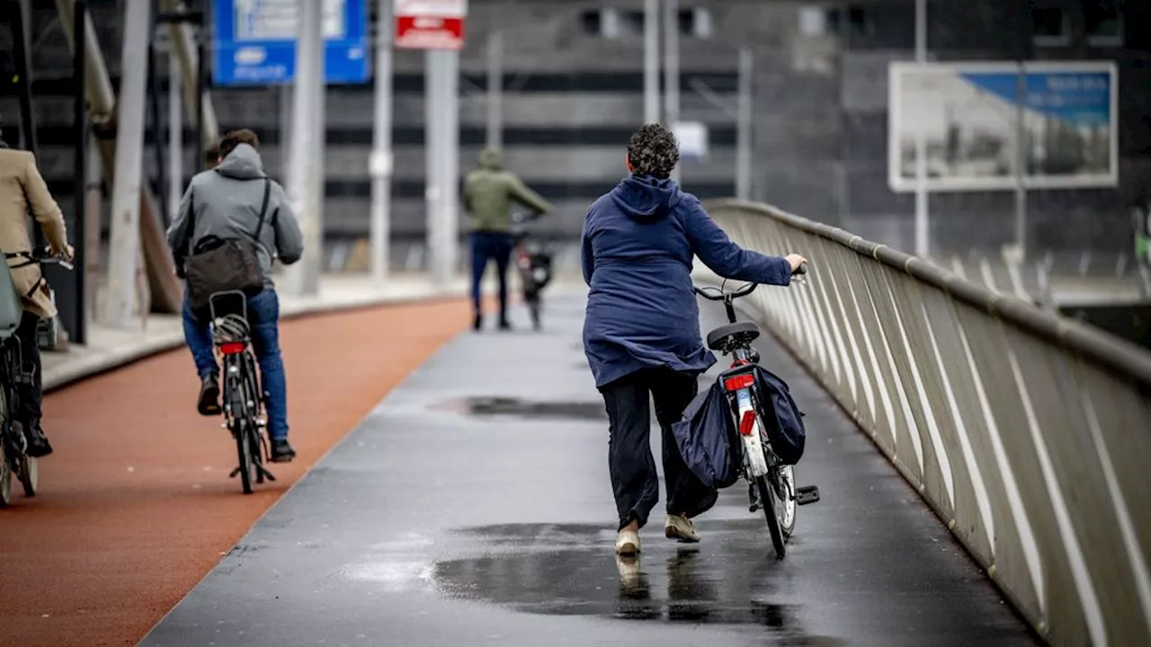 Zware windstoten en hinder voor het verkeer door storm