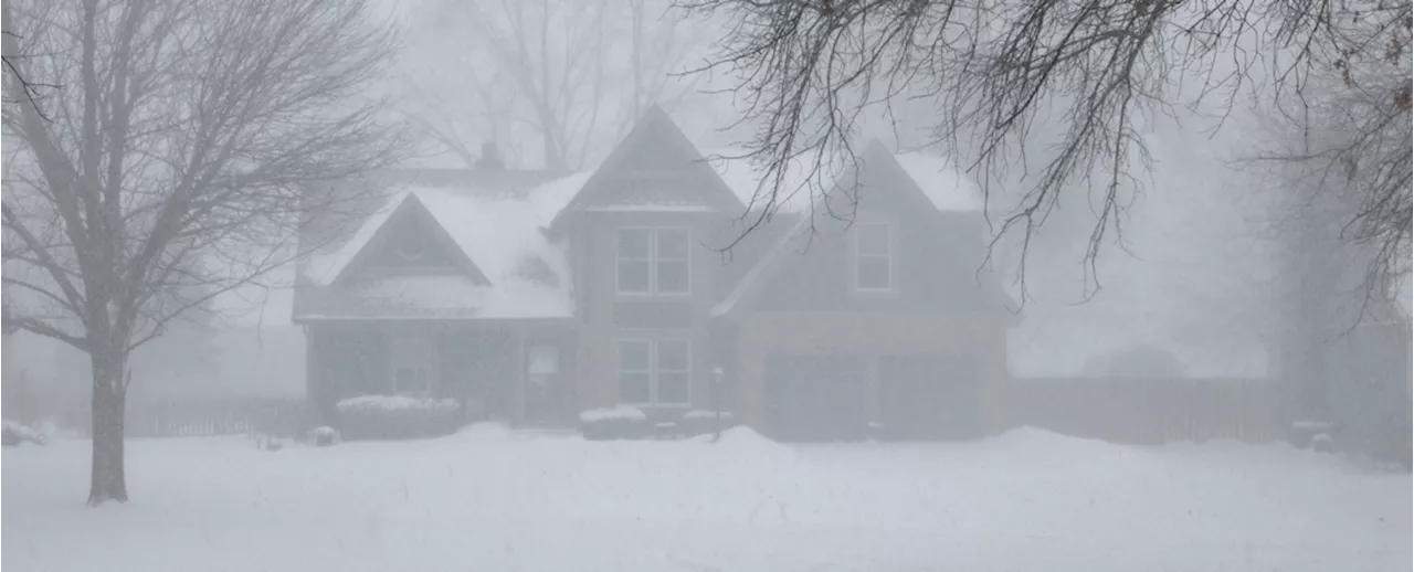 Powerful Winter Storm Batters US, Bringing Blizzard Conditions and Record Snowfall