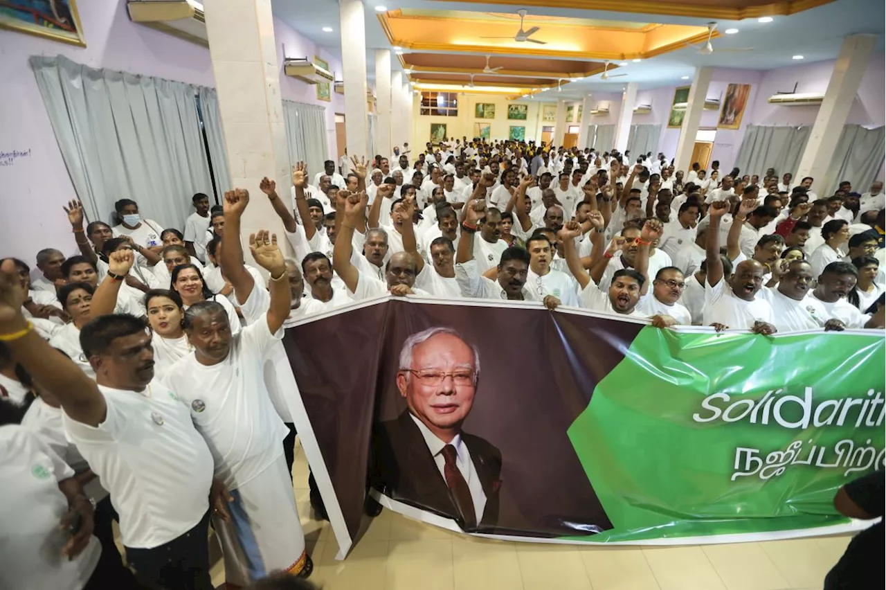 Over 1,000 MIC members, supporters gather at Batu Caves in solidarity with Najib