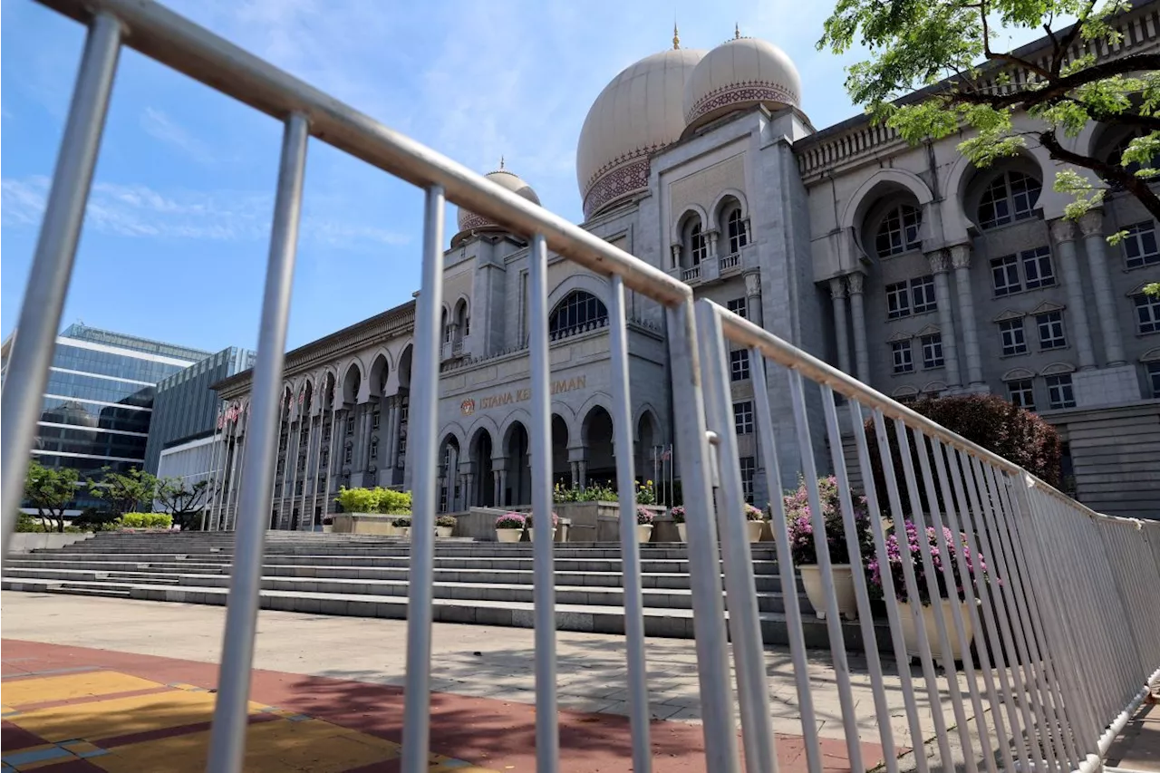 PAS Questions Blockade of Buses at Najib Solidarity Rally