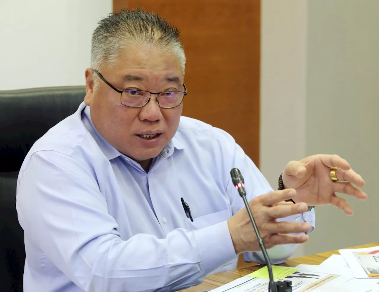 Tiong calls for swift solution to Sarawak fishermen's protest over satellite tracking units