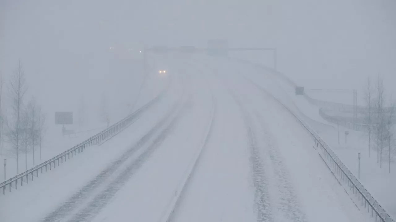 Stora snömängder – varnar för trafikproblem