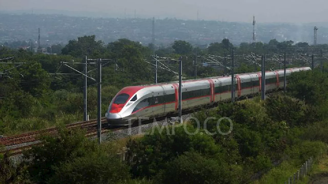 Jumlah Penumpang Kereta Cepat Jakarta-Bandung Selama Nataru 2024/2025 Lebih Tinggi