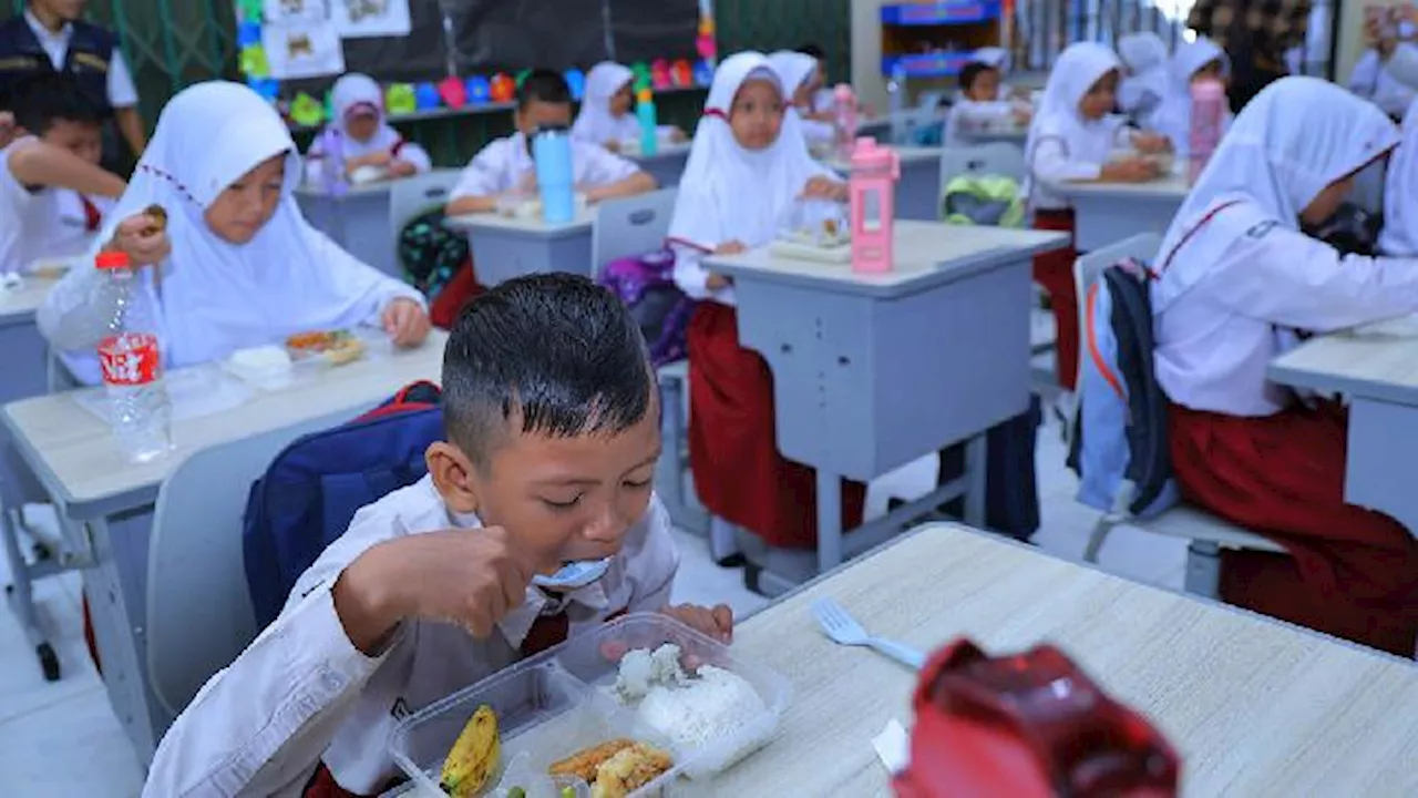 Program Makan Bergizi Gratis Diluncurkan, 190 Titik SPPG Mendistribusikan Paket Makan