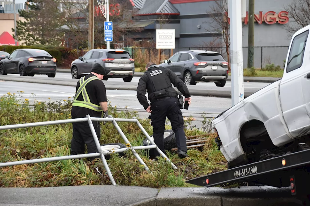 Vehicle Breaches Canada-U.S. Border, Leads to Police Pursuit in Surrey