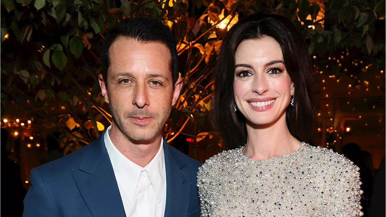 Anne Hathaway Pokes Fun at Jeremy Strong’s Golden Globes Look With Nod to ‘Princess Diaries’