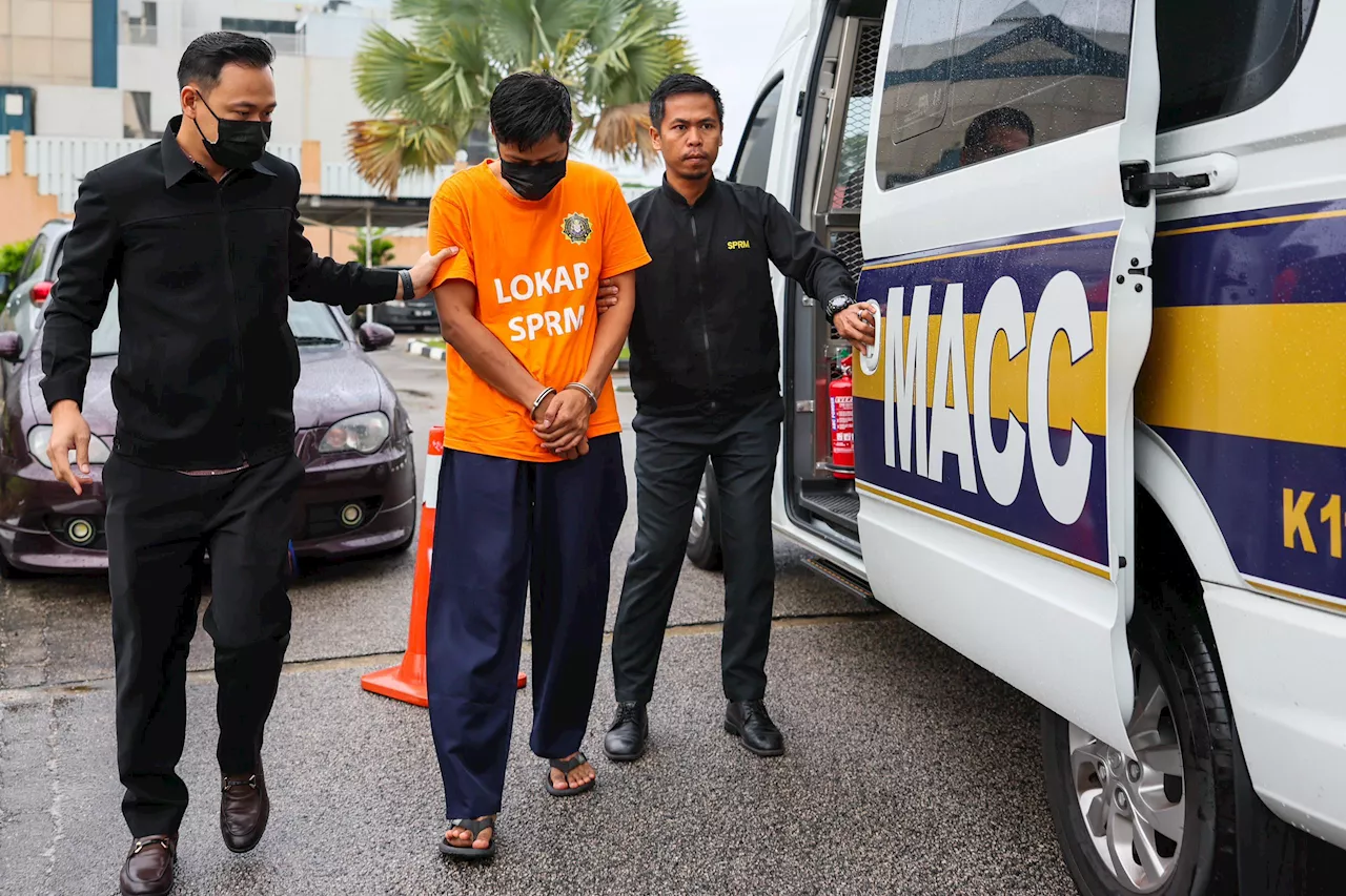 Civil Servant Detained for Suspected Bribery in University Project