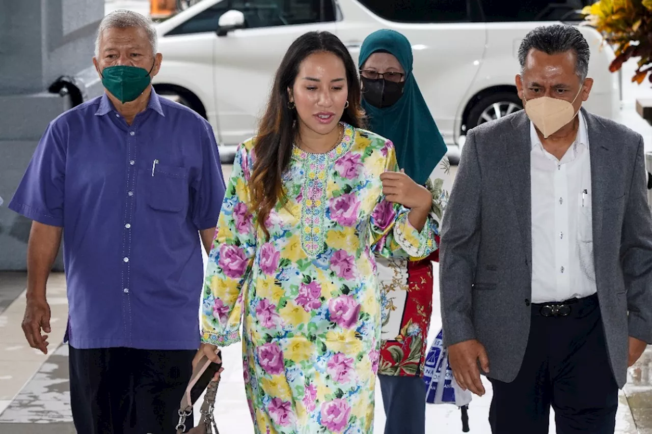 Najib’s Daughter Criticizes Government for Blocking Solidarity Rally