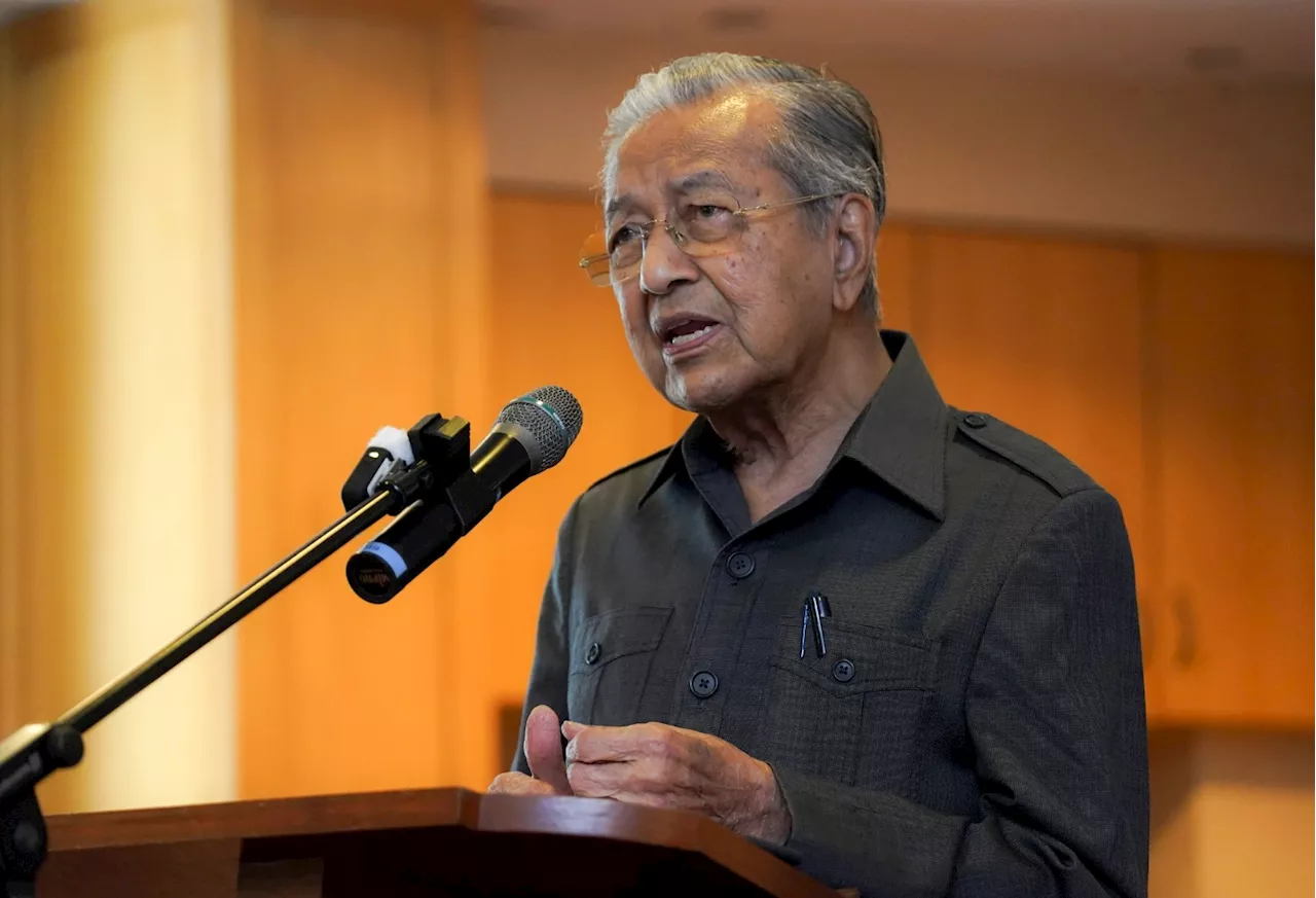 UMNO Pulled from Solidarity Rally for Najib, Mahathir Says Party Fears Removal from Government