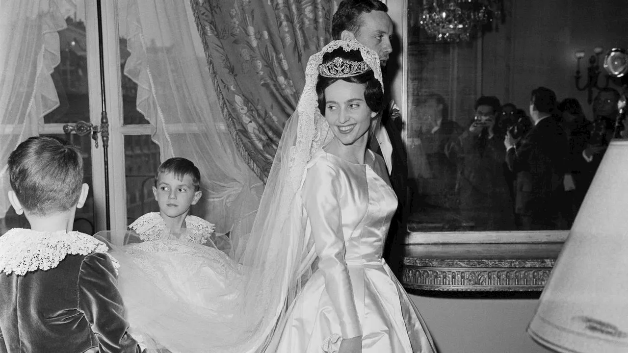 La boda de la princesa María Francisca de Borbón-Parma hace 65 años: un enlace en París entre Notre Dame y el Ritz con cambio de tiara