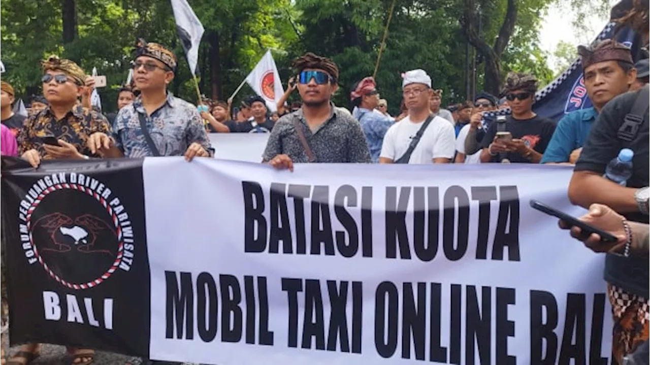 Driver Pariwisata Bali Desak Pemerintah Atur Operasional Taksi Online