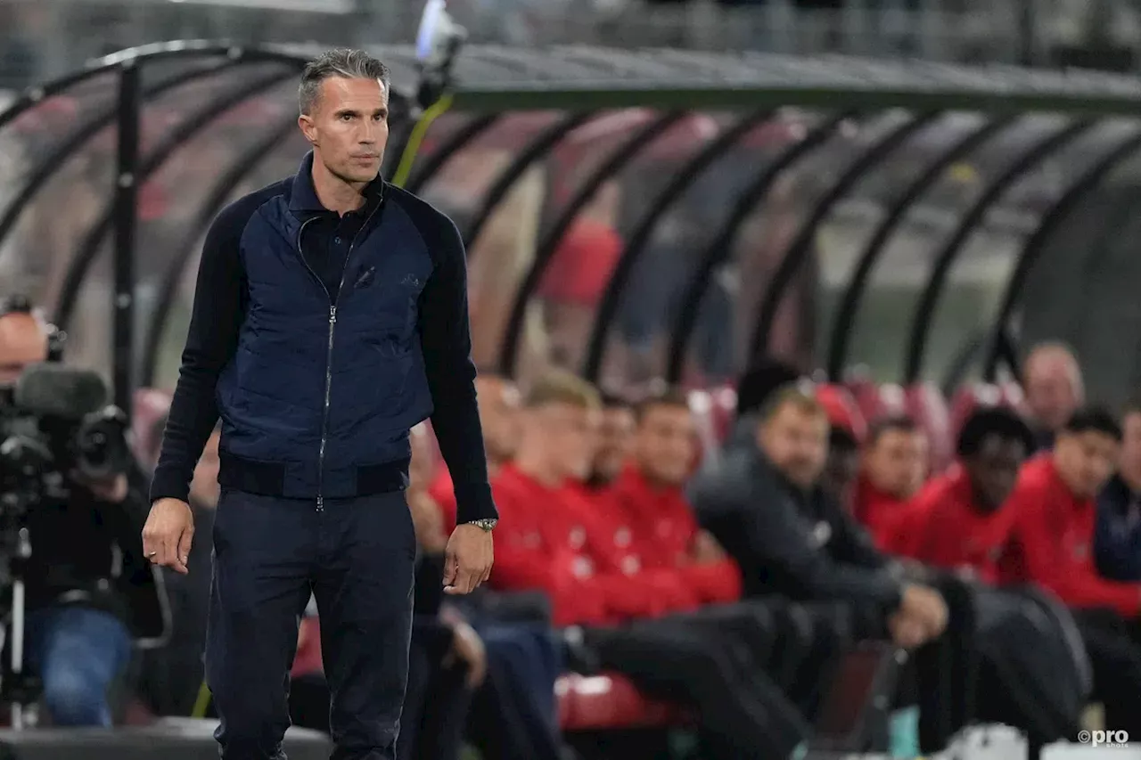 Van Persie laakt 'mindset' van spelers: 'Kun je bij geen enkele coach verwachten'