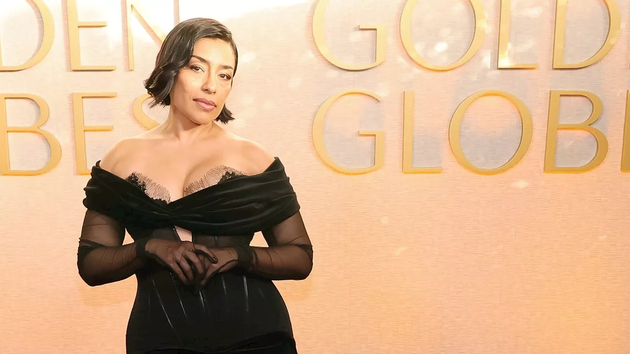 Adriana Paz brilla en su debut en los Golden Globes con un vestido mexicano