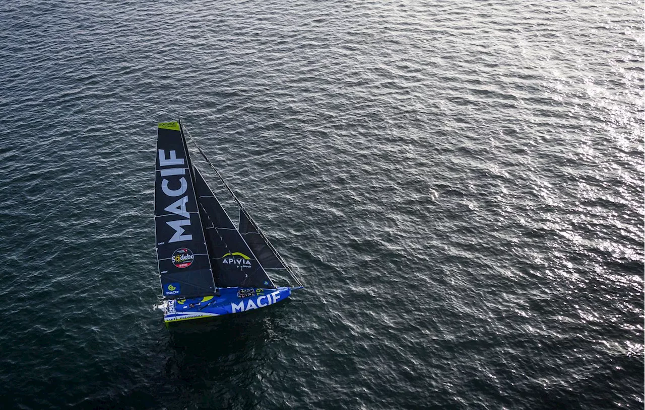 Dalin Creuse l'Écart dans le Vendée Globe