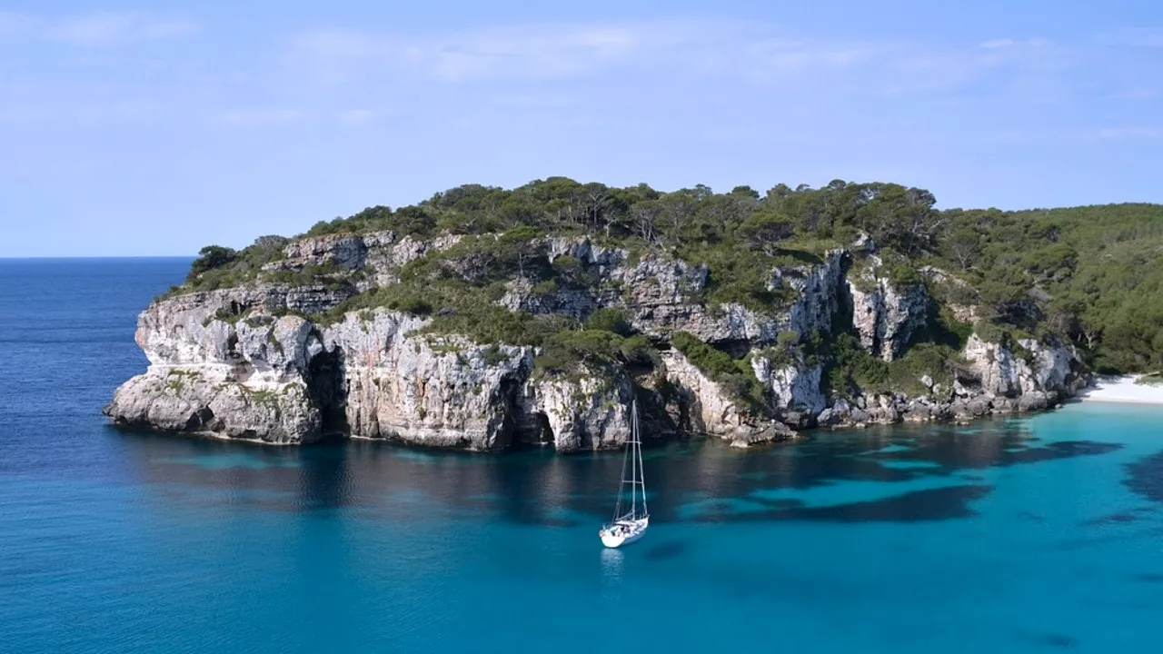 Aparecen los cadáveres de dos hombres en una playa de Formentera